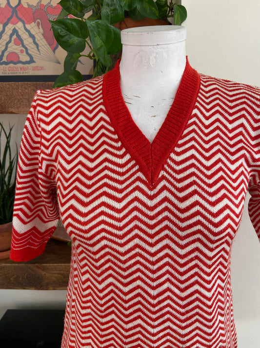 Vintage 1970s Red Zig Zag Short Sleeved Top