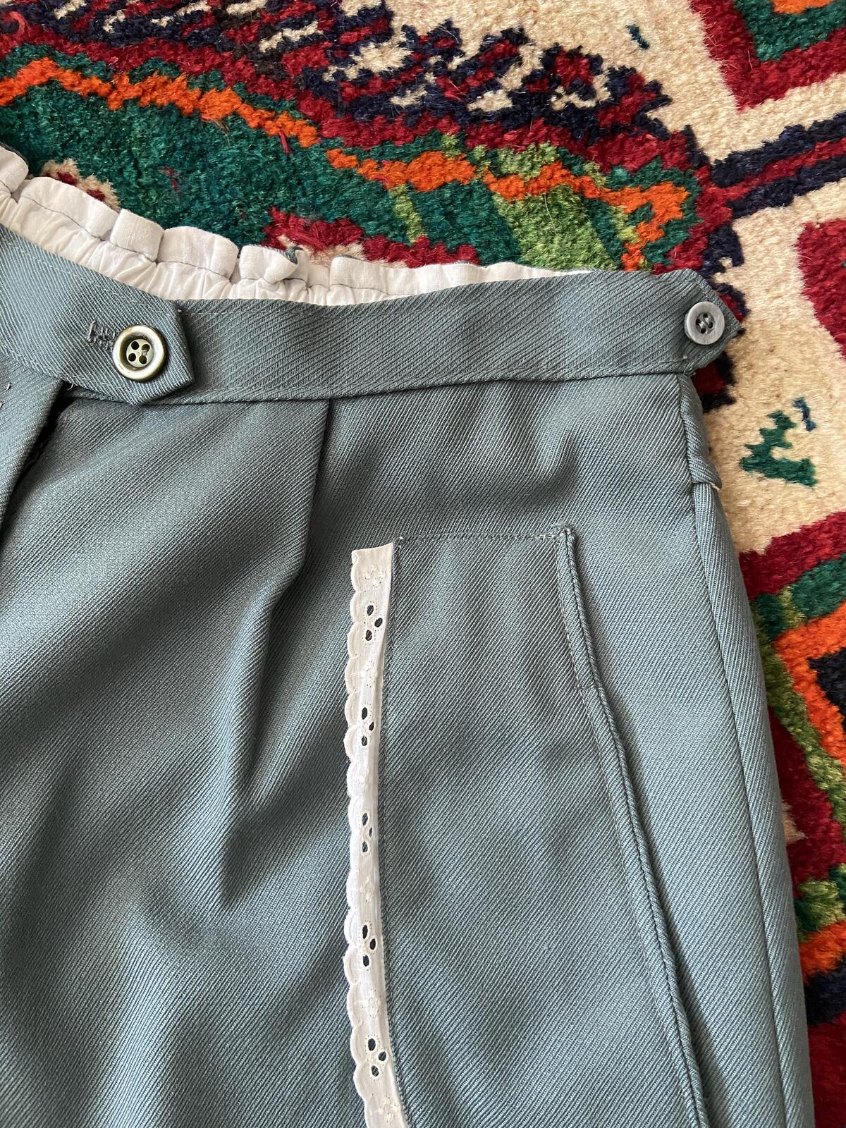 Vintage High Waisted Sage Green Shorts W26