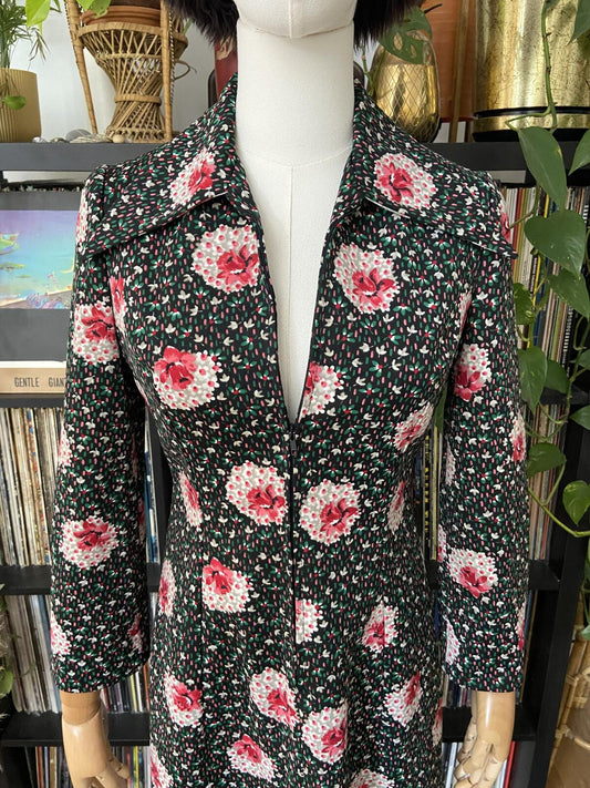 Vintage 1970s Dagger Collar Zip Up Dress