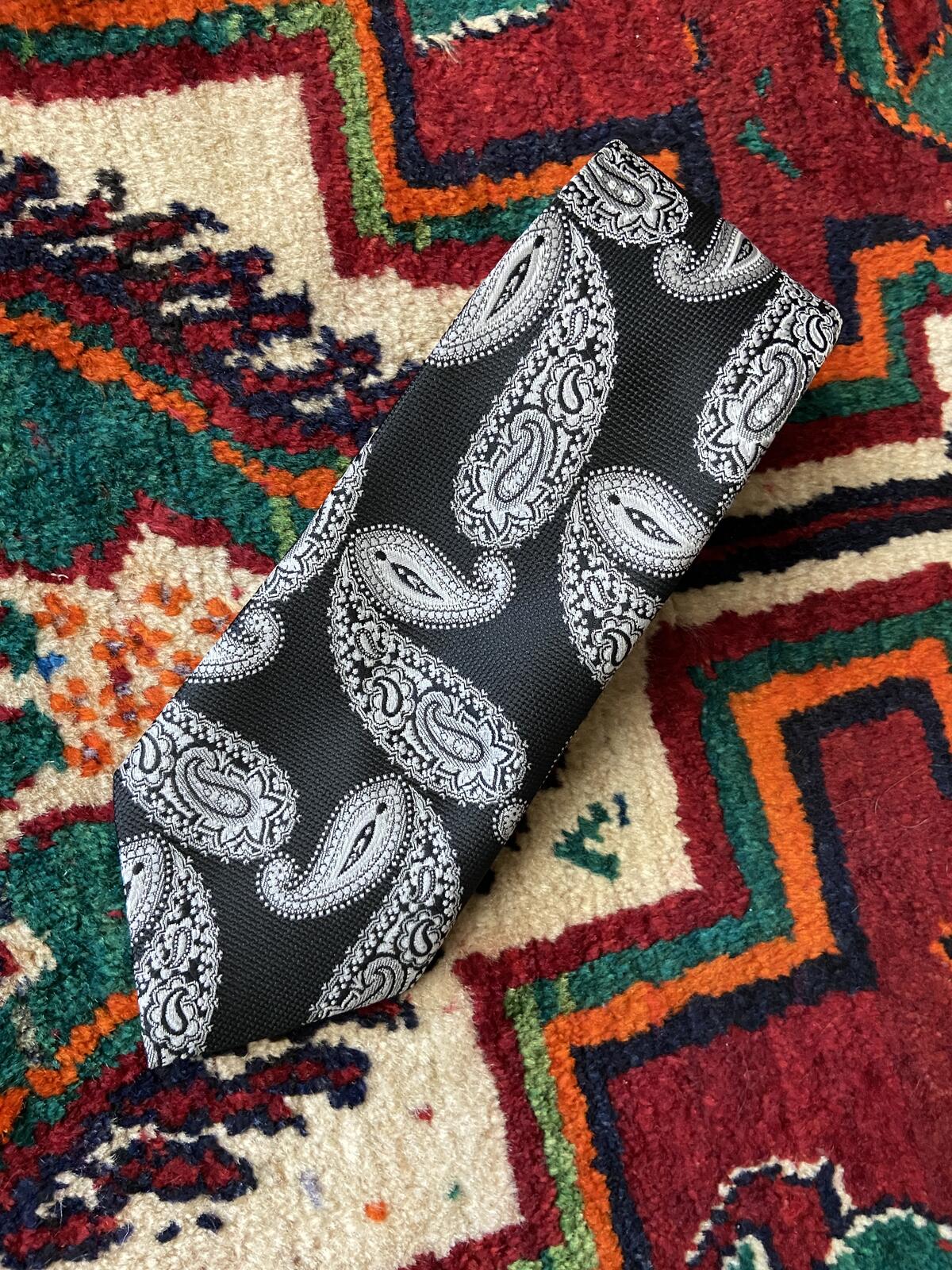 Vintage 1970s Black & Grey Paisley Woven Kipper Tie