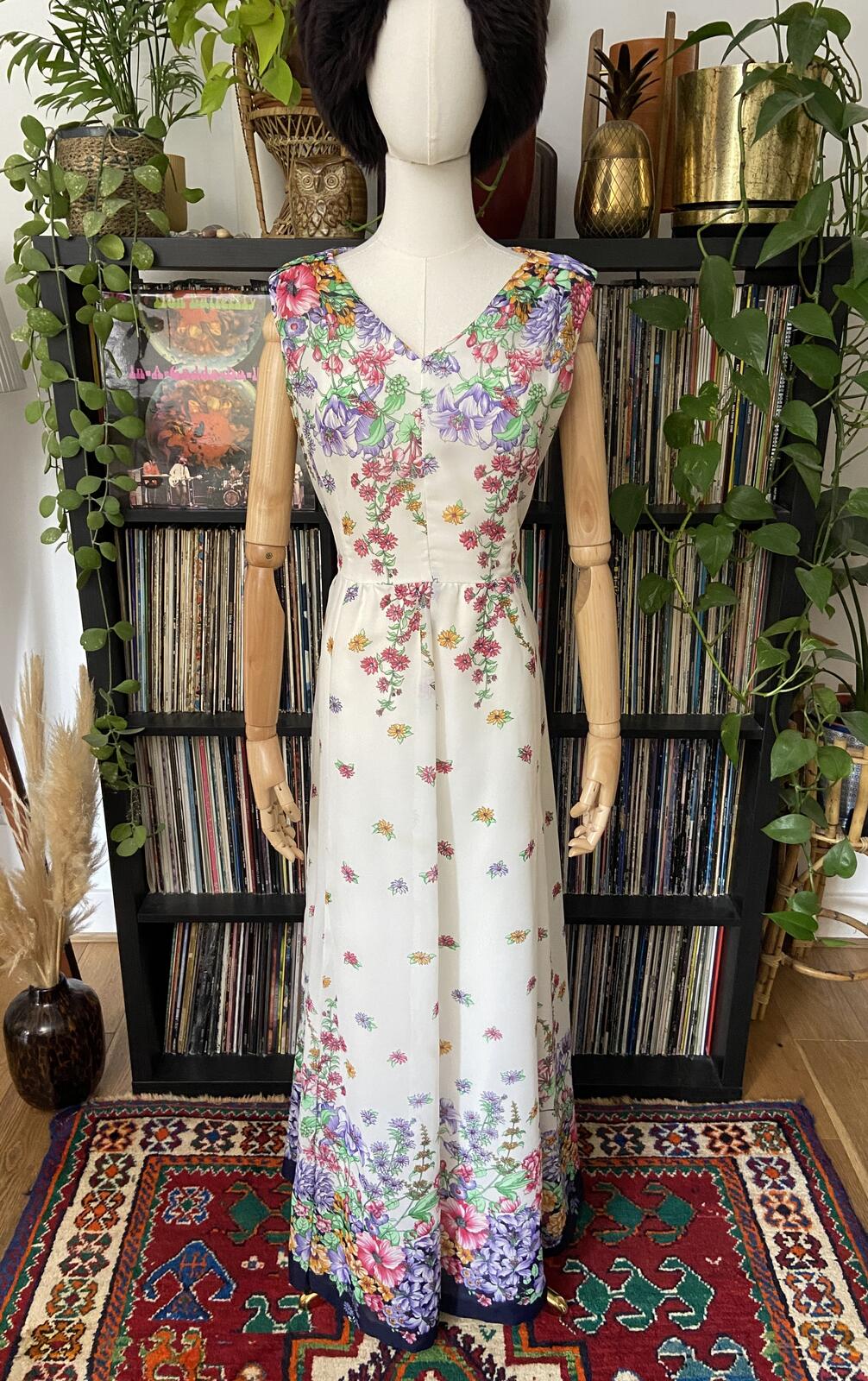 vintage cream floral maxi dress 1960s – Hidden Village Vintage Size:30/34 Women's Black Business Casual lined Model is 55 Inexpensive Satin Short Prom Dresses