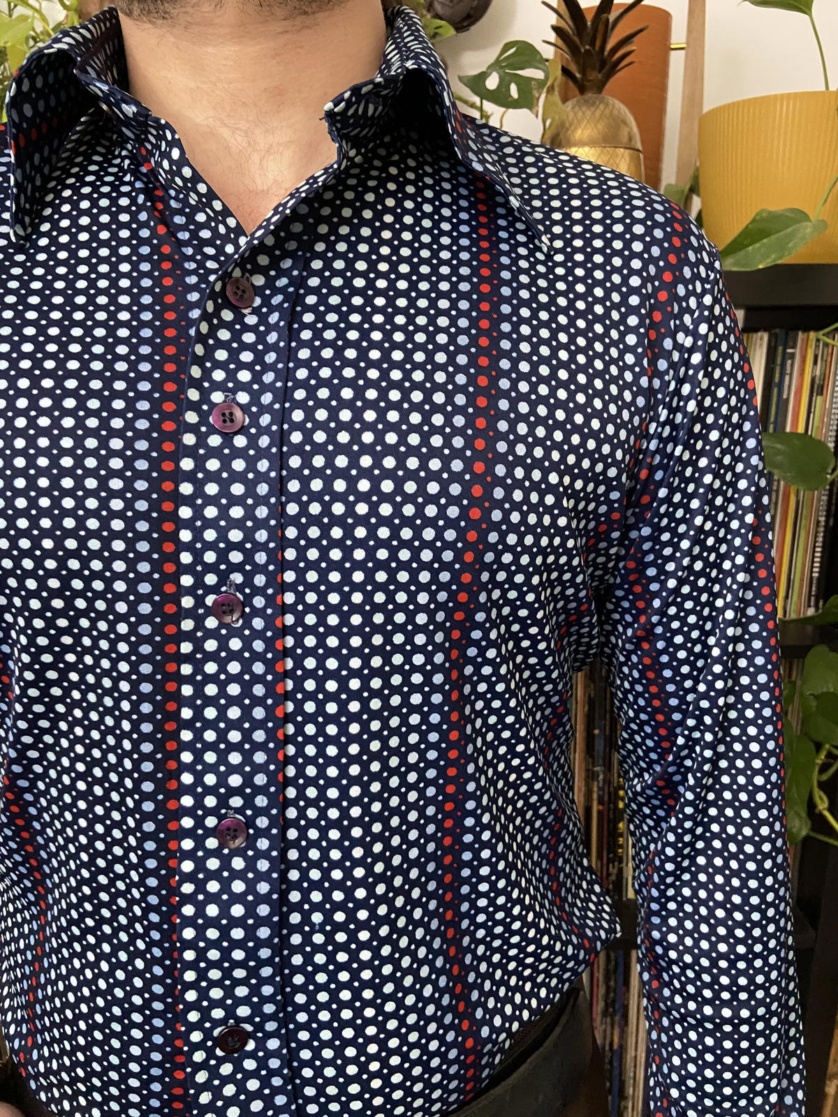 Vintage 1970s Soft Nylon Patterned Dagger Collar Shirt