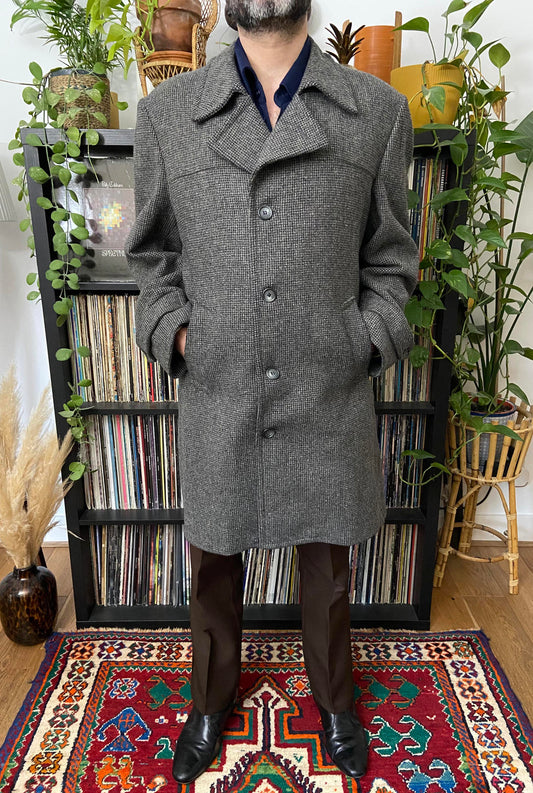 Vintage 1970s Grey Houndstooth Tweed Coat