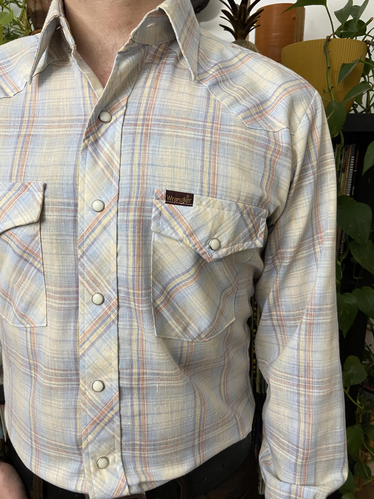 Vintage 1970s Pale Blue Rainbow Label Wrangler Western Shirt