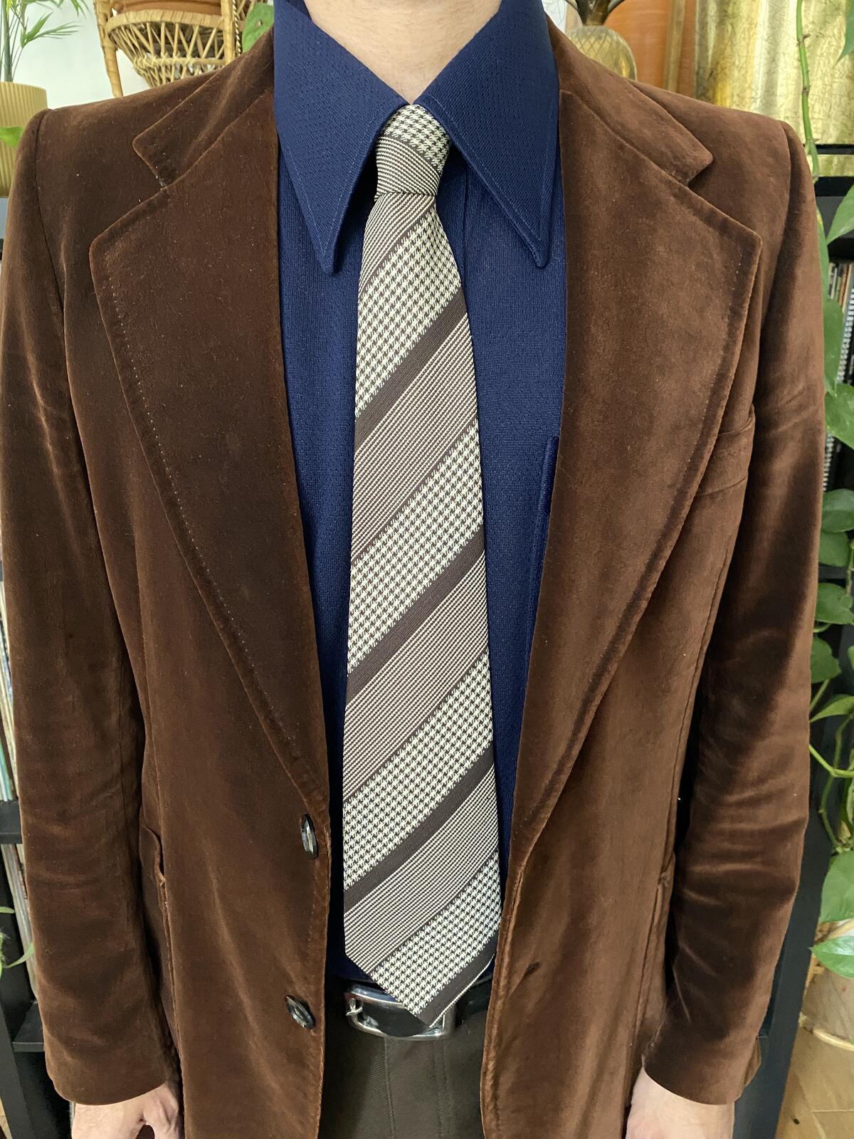 Vintage 1970s Brown Striped Woven Pattern Tie