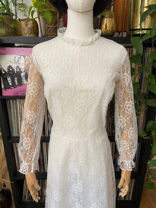 Vintage 1970s White Lace Wedding Dress