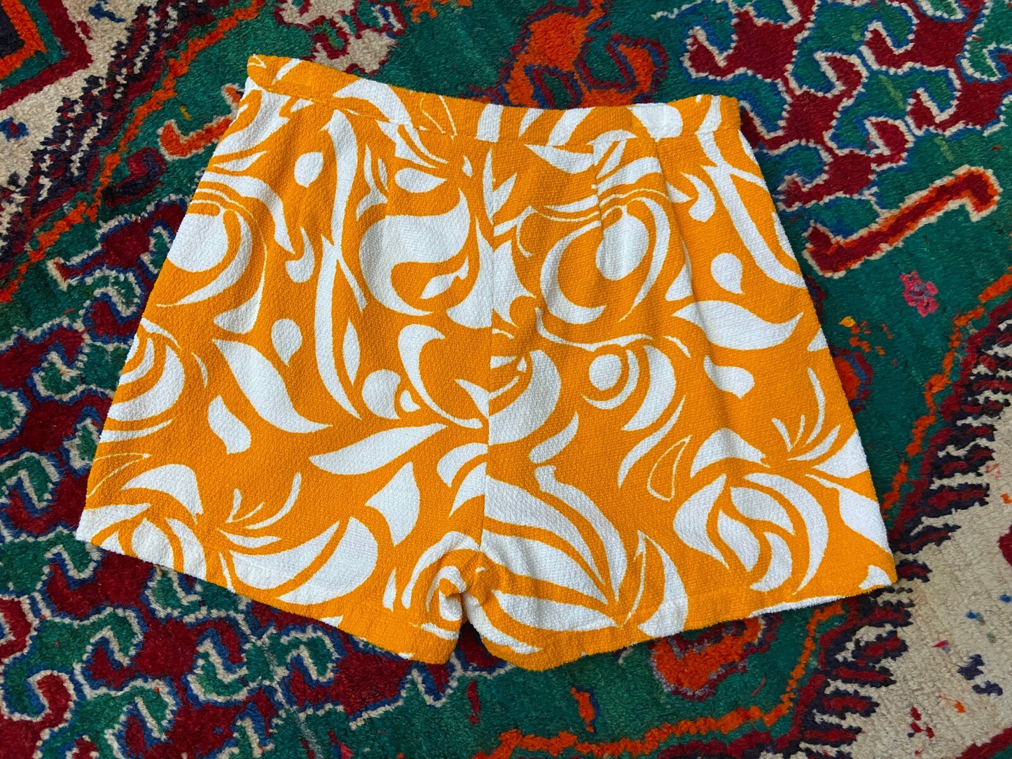 Vintage 1970s Patterned High Waisted Shorts W26