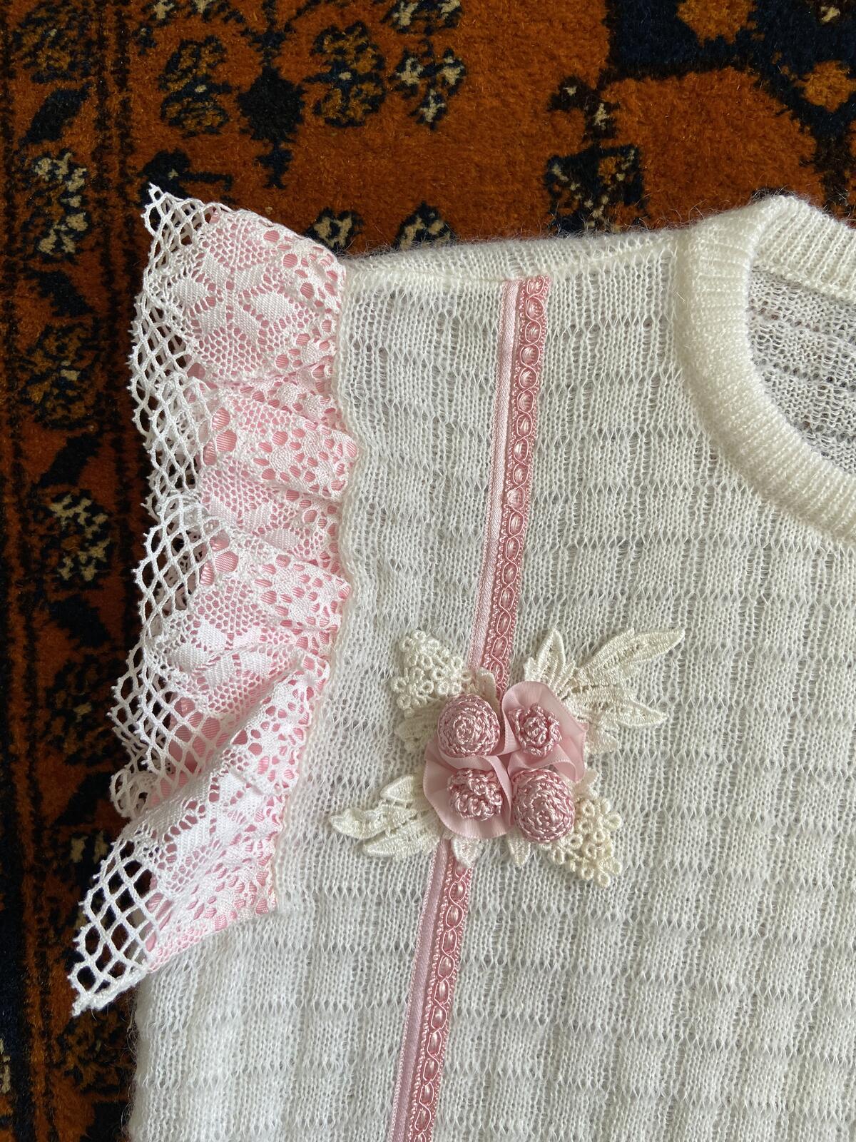 Vintage 1980s White Pink Lace Trim Knit Top