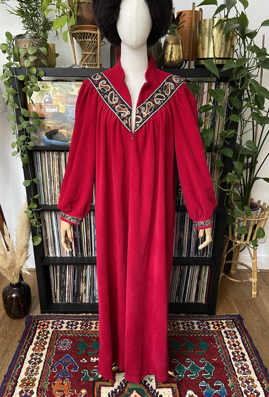 Vintage 1970s Fuschia Fleece House Robe