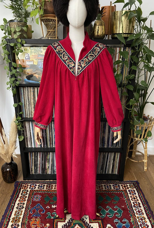Vintage 1970s Fuschia Fleece House Robe