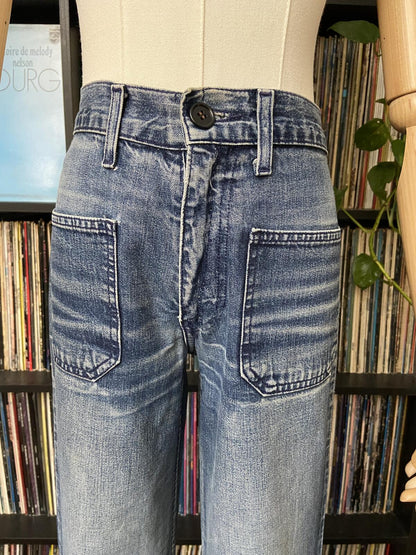 Vintage 90s Patch Pocket Flared Levi Jeans W29