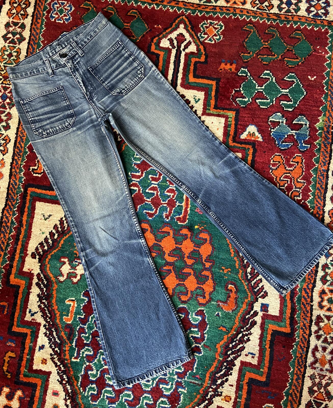 Vintage 90s Patch Pocket Flared Levi Jeans W29