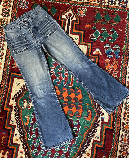 Vintage 90s Patch Pocket Flared Levi Jeans W29