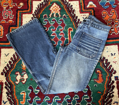 Vintage 90s Patch Pocket Flared Levi Jeans W29