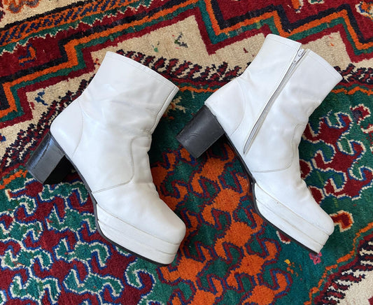 Vintage 1970s White Platform Boots Size UK 11