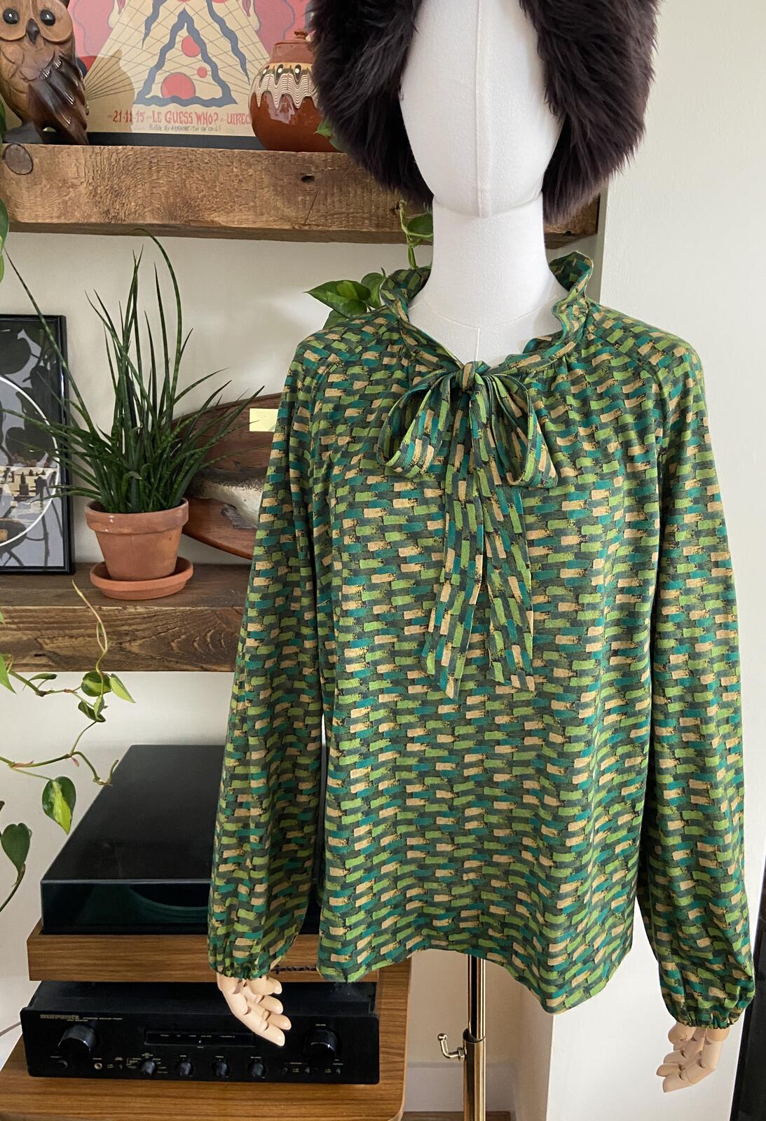 Vintage 1960s Green Pussybow Blouse