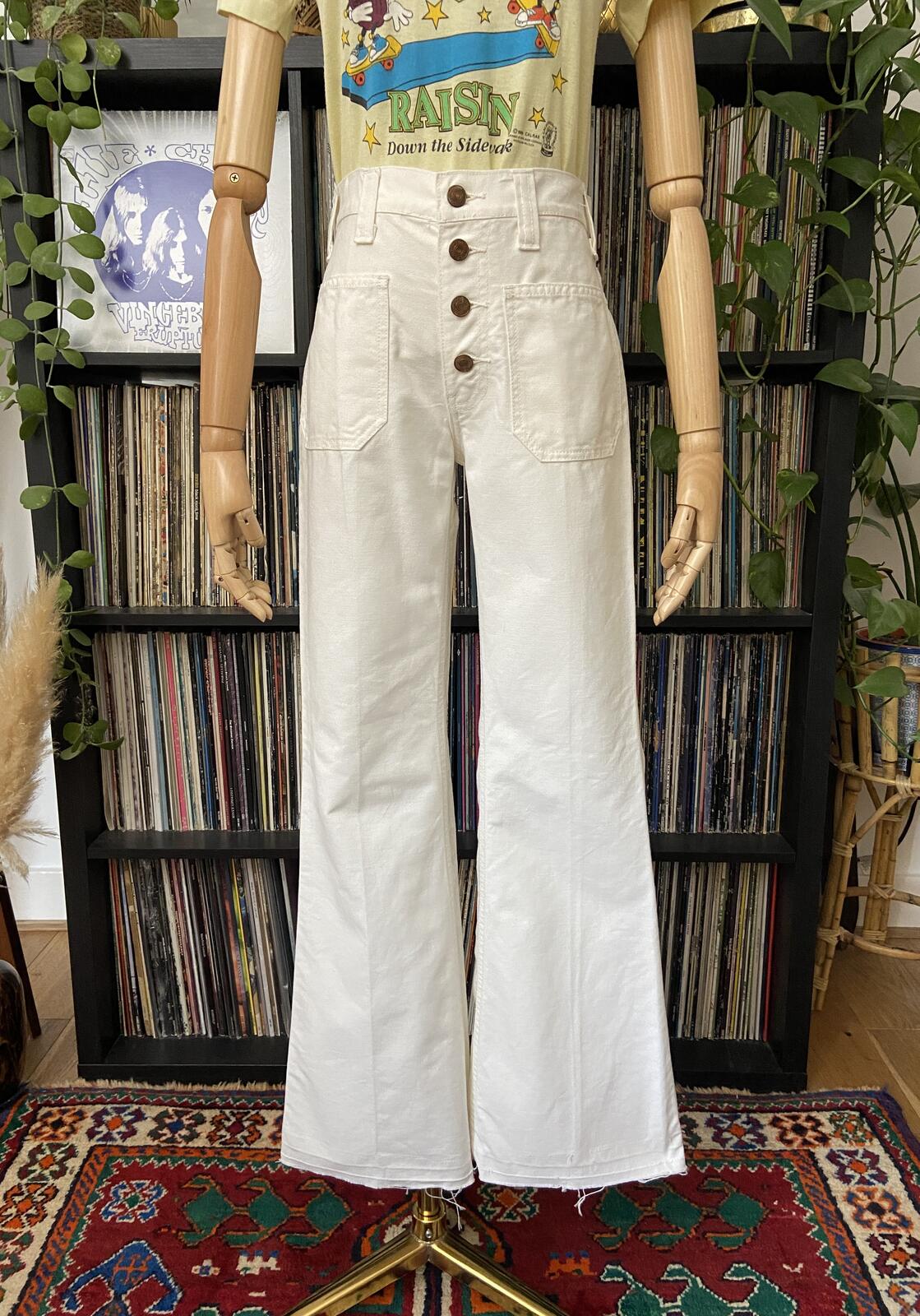 Vintage 1960s Levis Big E White Flared Jeans W29