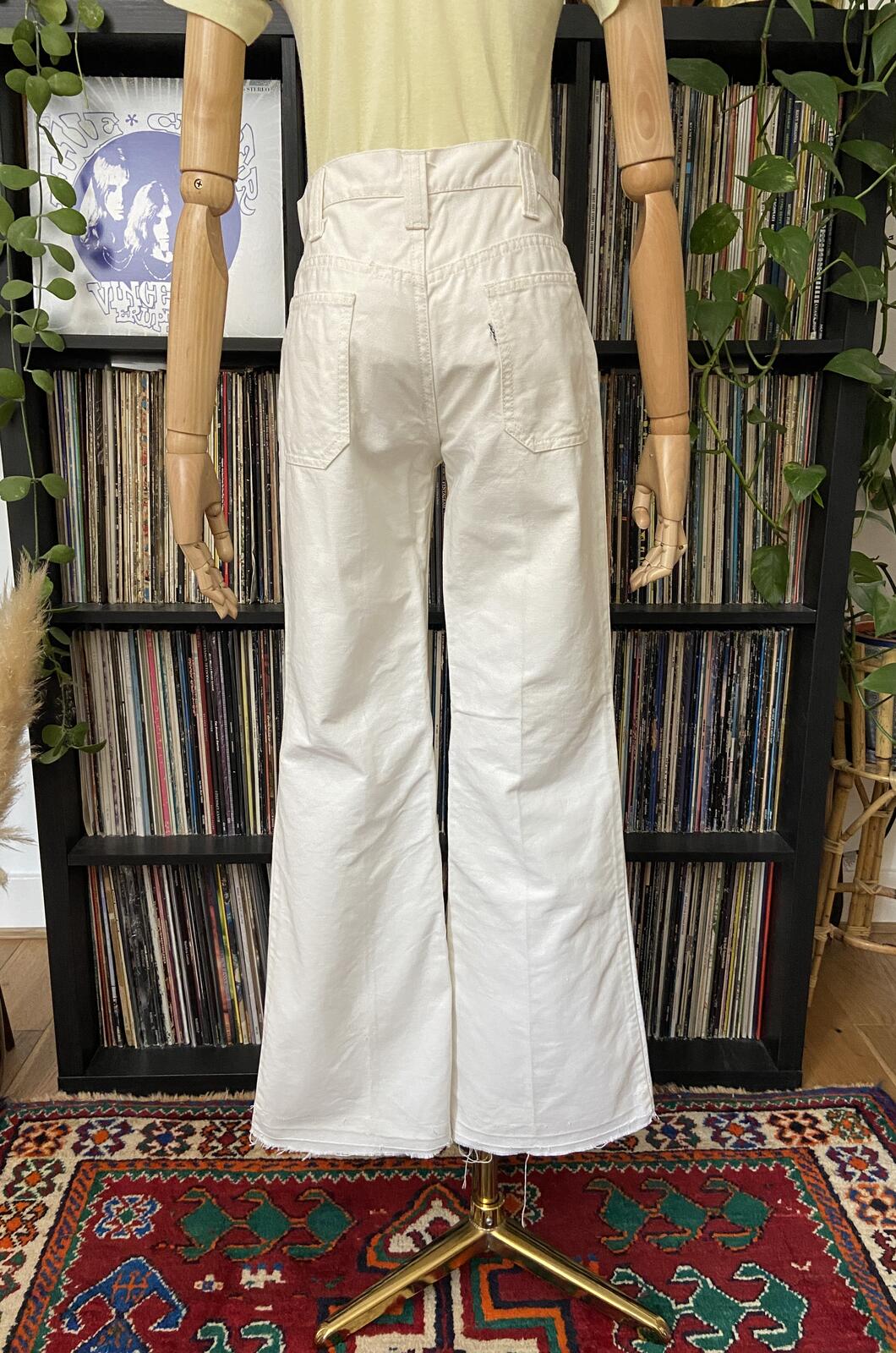 Vintage 1960s Levis Big E White Flared Jeans W29