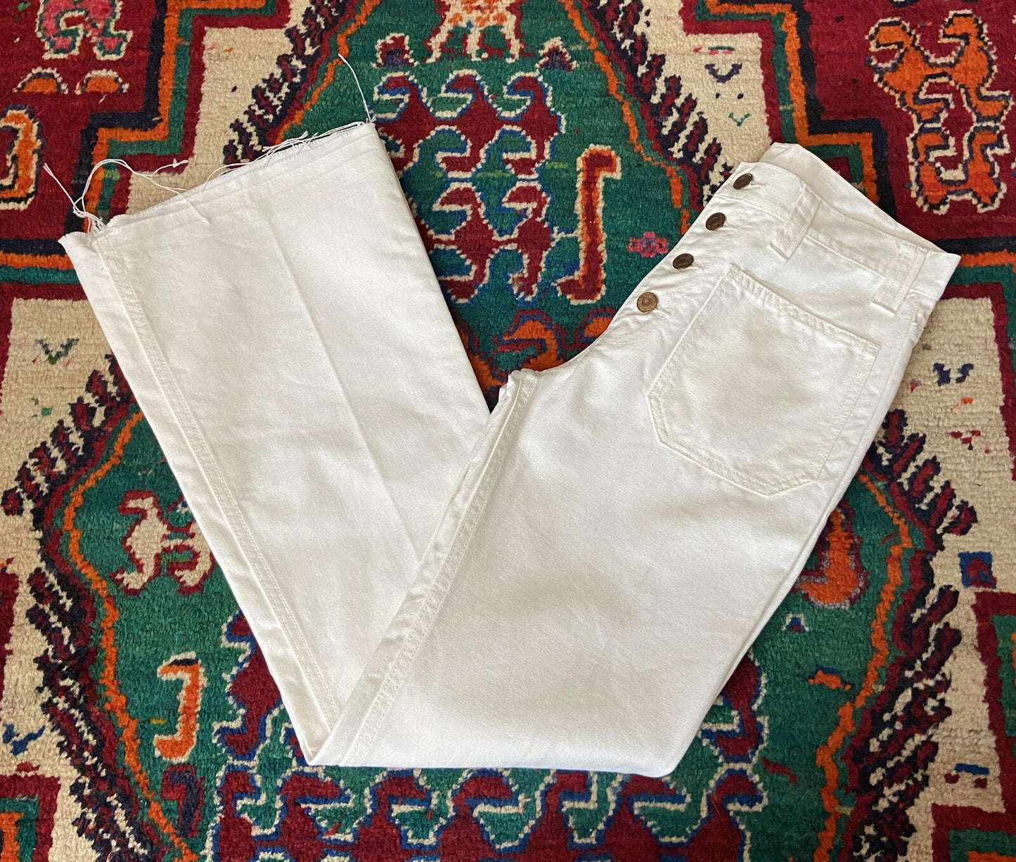 Vintage 1960s Levis Big E White Flared Jeans W29