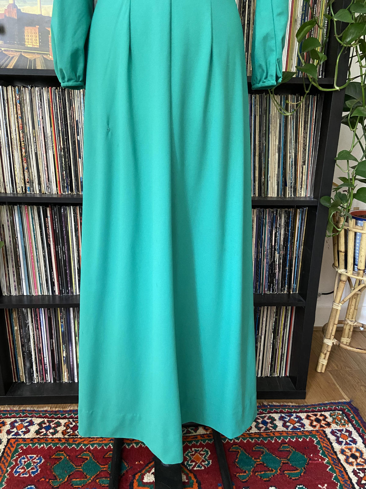 Vintage 1970s Green Ruche Shoulder Maxi Dress