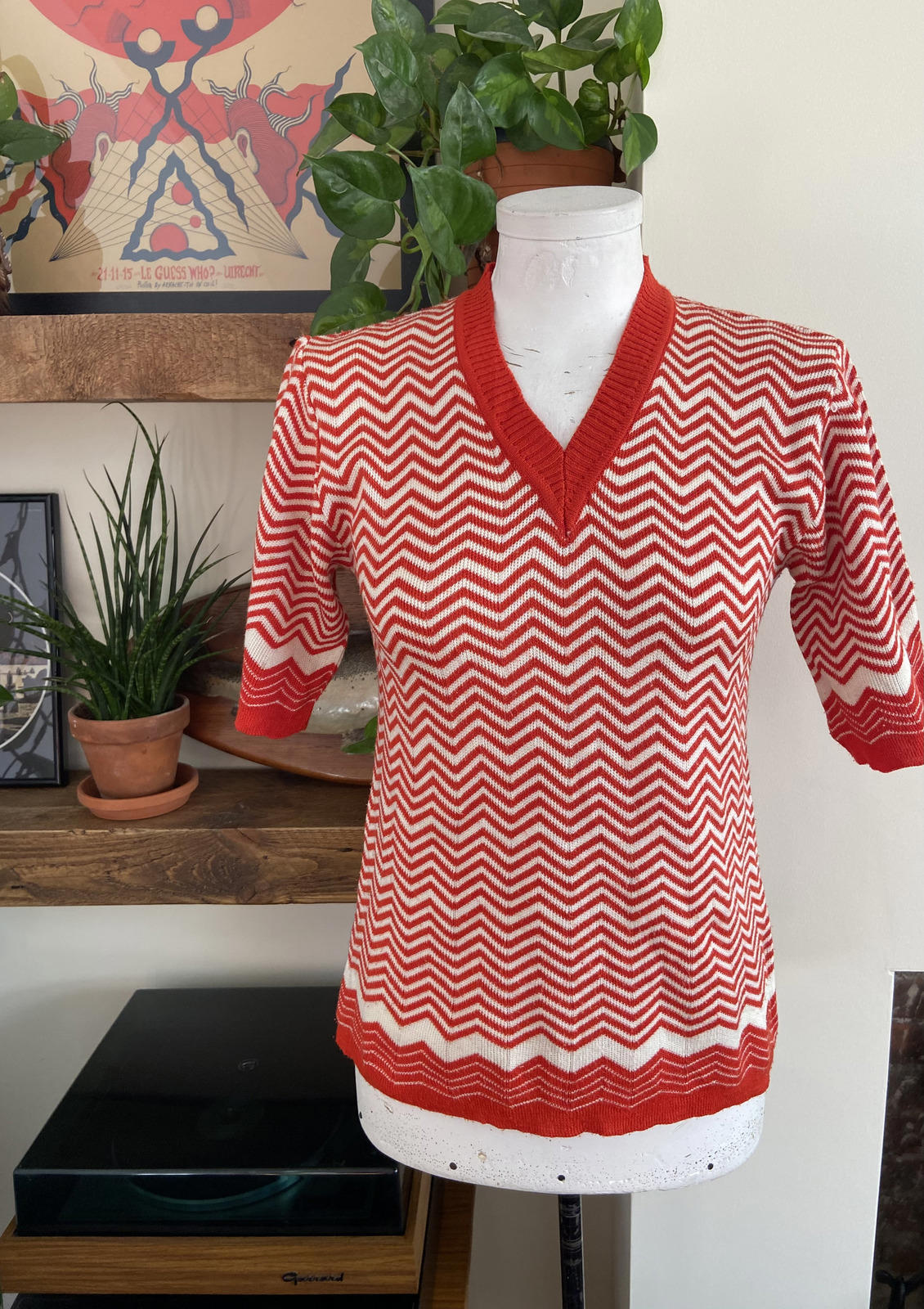 Vintage 1970s Red Zig Zag Short Sleeved Top