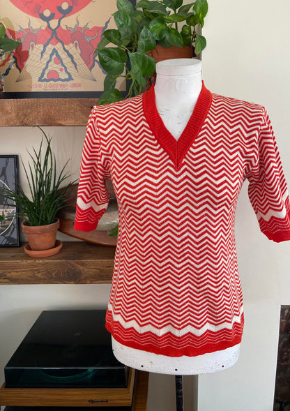 Vintage 1970s Red Zig Zag Short Sleeved Top