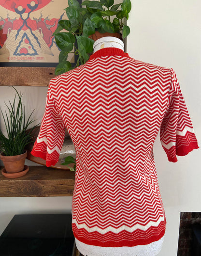 Vintage 1970s Red Zig Zag Short Sleeved Top