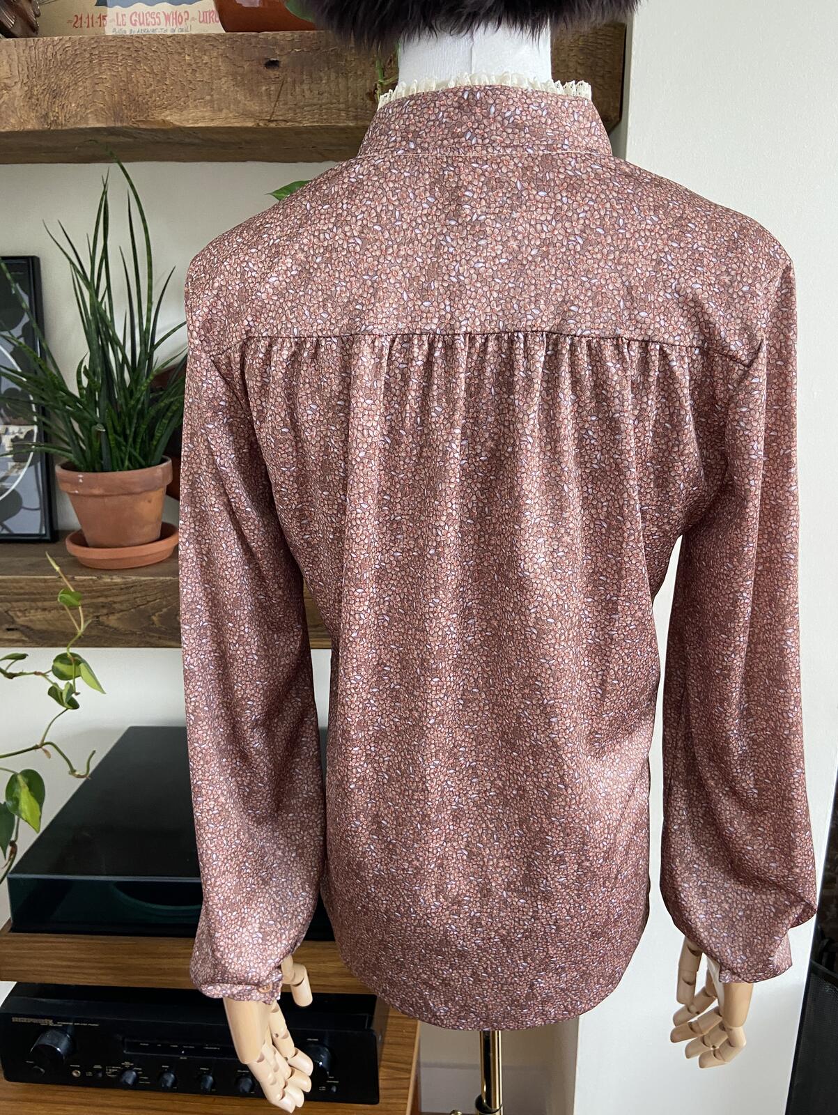 Vintage 1970s Purple Floral Lace Trim Shirt