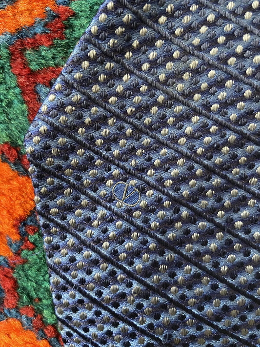 Vintage Valentino Woven Pattern Silk Kipper Tie