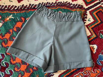 Vintage High Waisted Sage Green Shorts W26