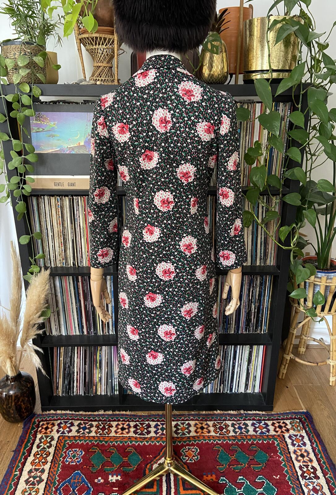 Vintage 1970s Dagger Collar Zip Up Dress
