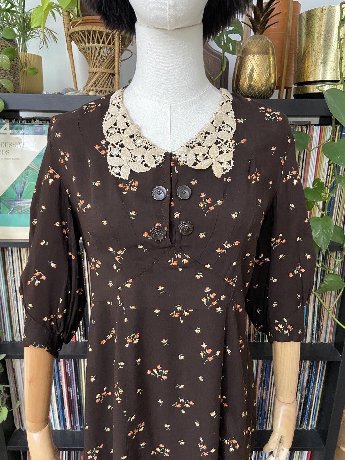 Vintage Brown Floral Lace Collar Tea Dress