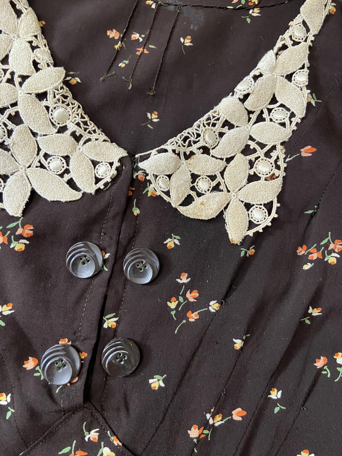 Vintage Brown Floral Lace Collar Tea Dress
