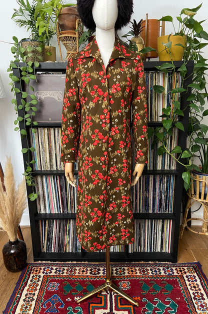 Vintage 1970s Brown Red Dagger Collar Dress