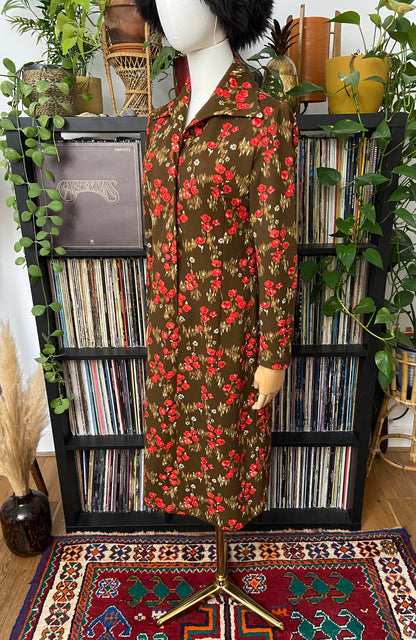 Vintage 1970s Brown Red Dagger Collar Dress