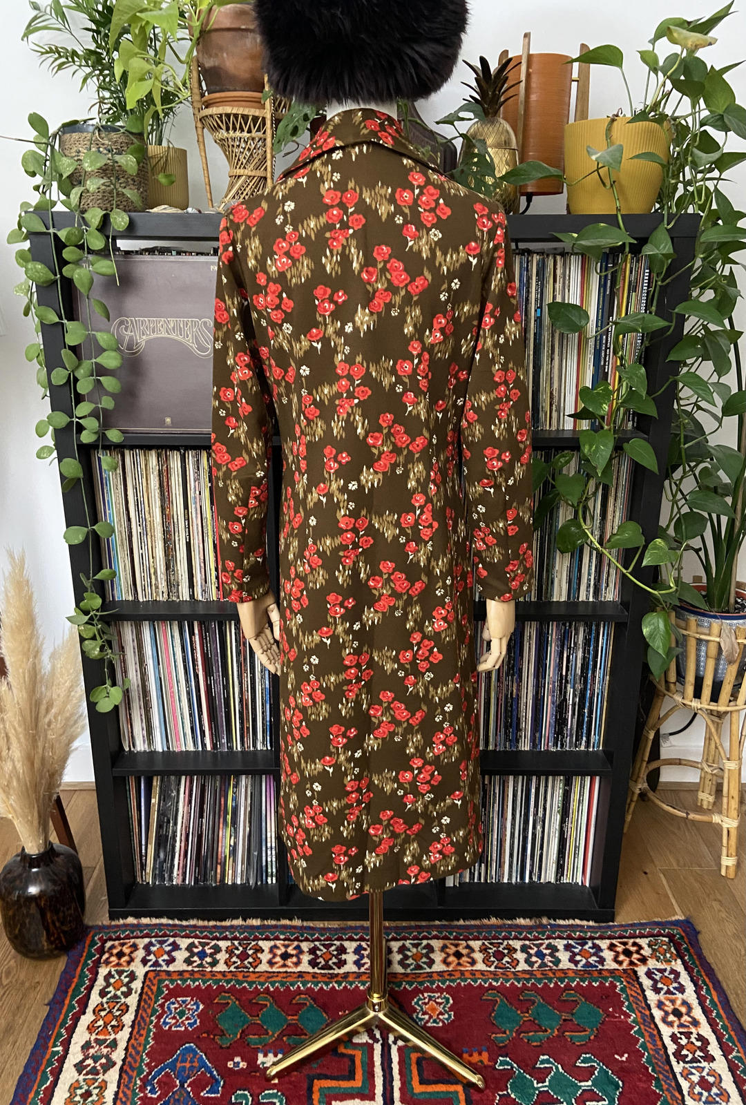 Vintage 1970s Brown Red Dagger Collar Dress