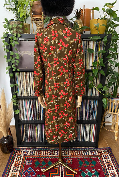Vintage 1970s Brown Red Dagger Collar Dress