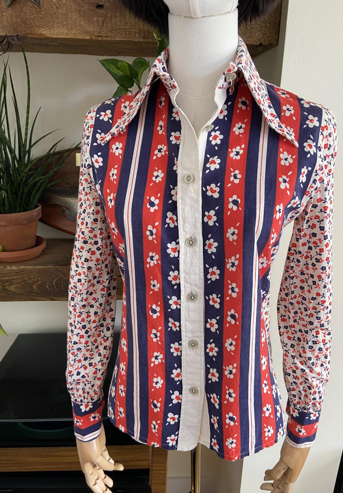 Vintage 1970s Floral Print Dagger Collar Shirt