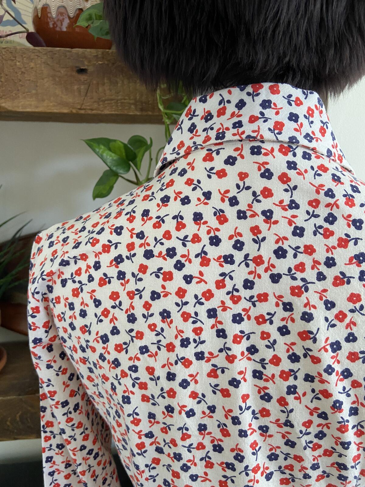 Vintage 1970s Floral Print Dagger Collar Shirt