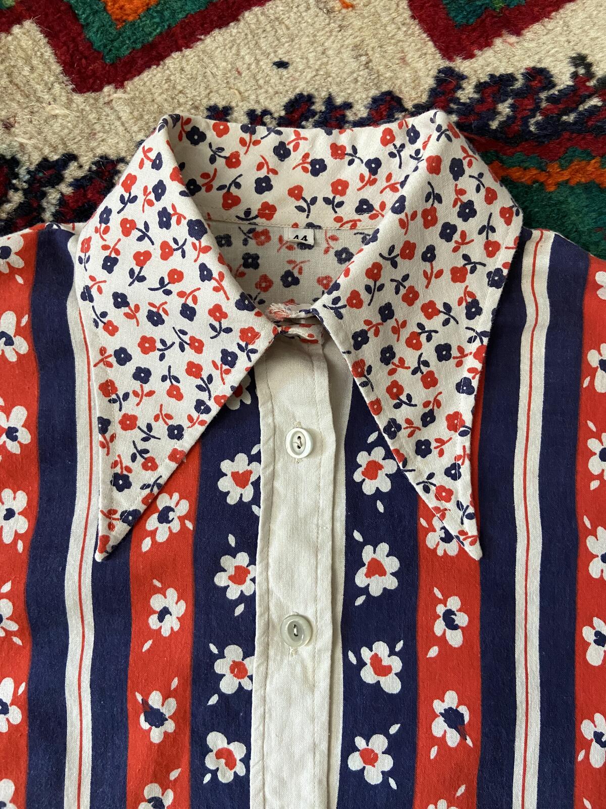 Vintage 1970s Floral Print Dagger Collar Shirt