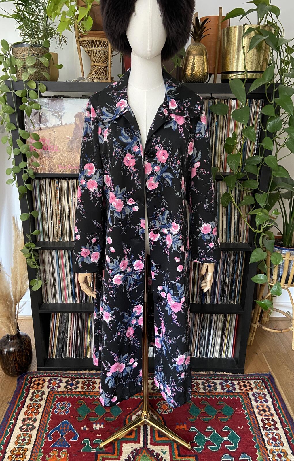 Vintage 1960s Black Pink Print Housecoat