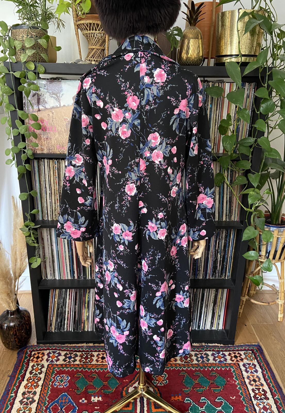 Vintage 1960s Black Pink Print Housecoat