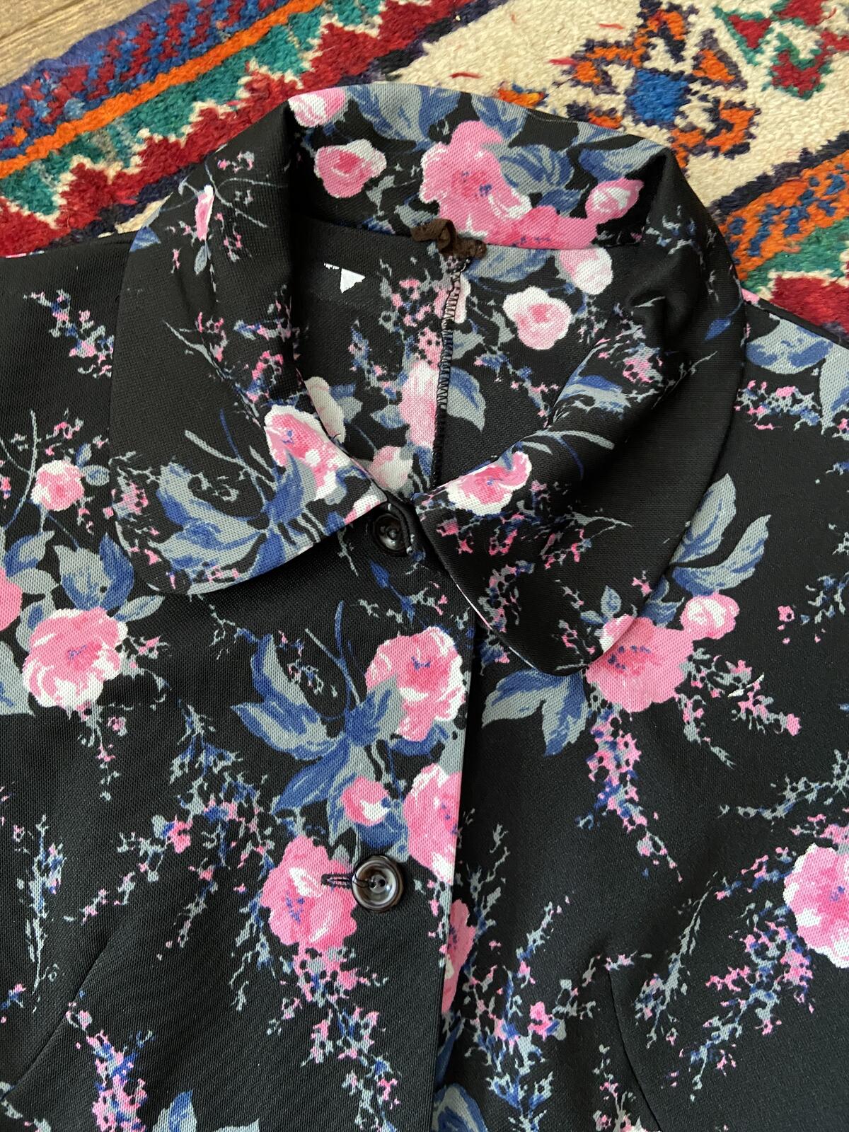 Vintage 1960s Black Pink Print Housecoat