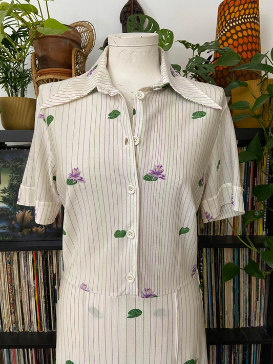 Vintage 1970s Dagger Collar Italian Lily Print Dress