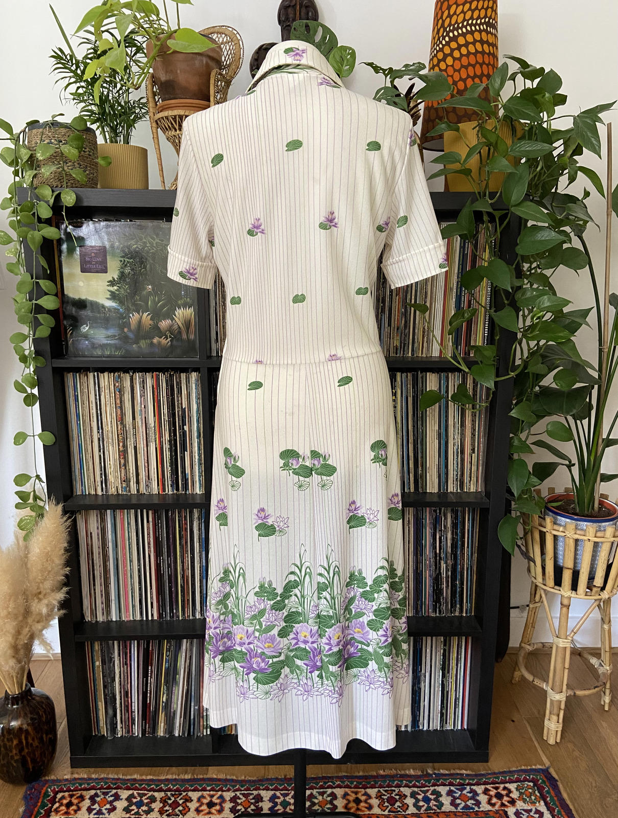 Vintage 1970s Dagger Collar Italian Lily Print Dress