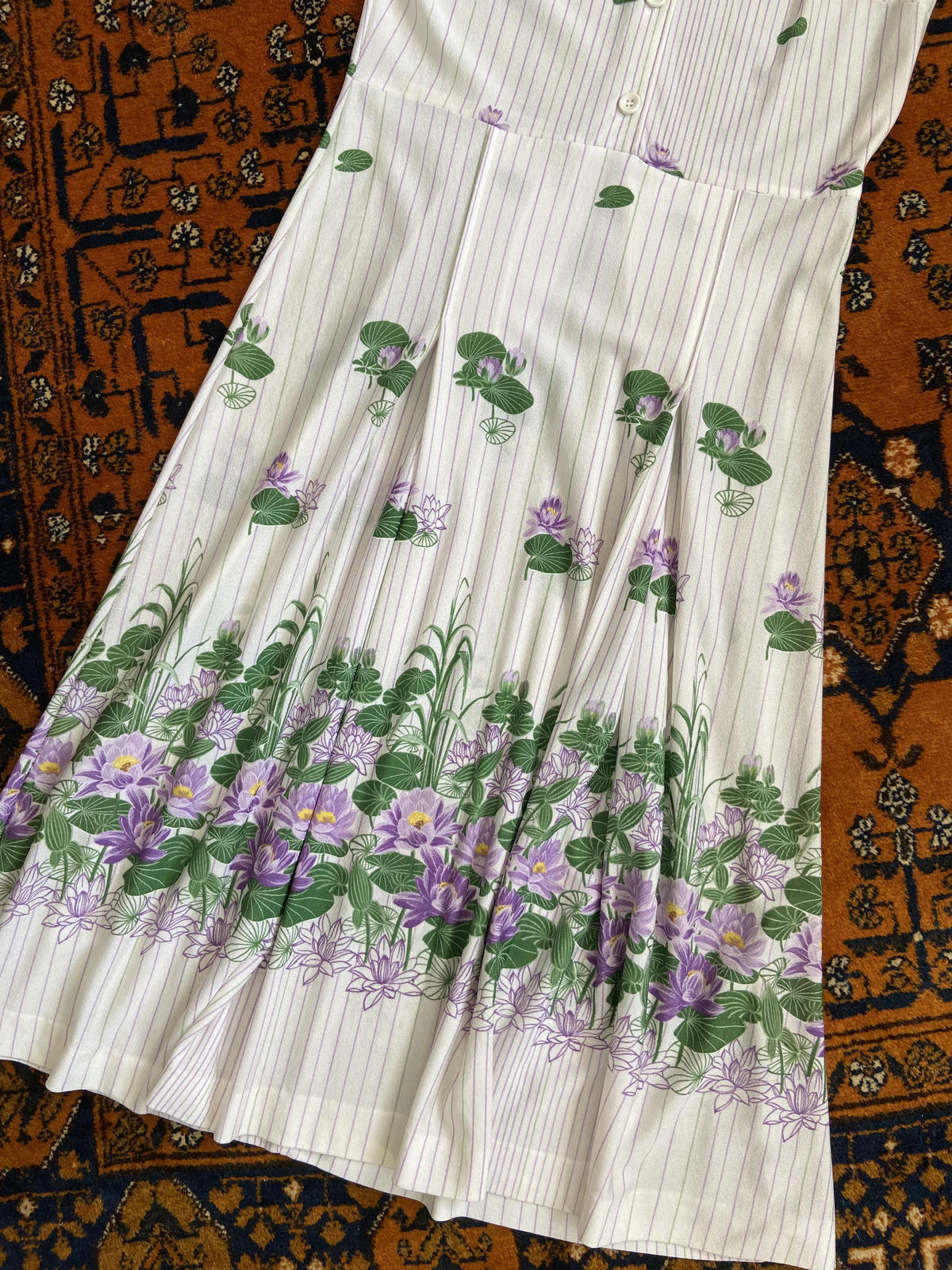 Vintage 1970s Dagger Collar Italian Lily Print Dress