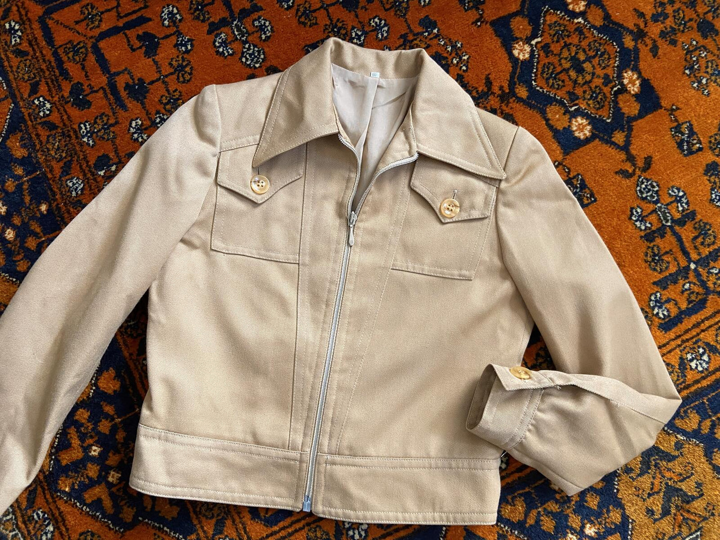Vintage 1970s Beige Cropped Dagger Collar Jacket