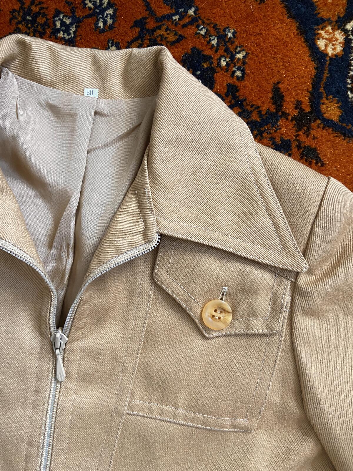 Vintage 1970s Beige Cropped Dagger Collar Jacket