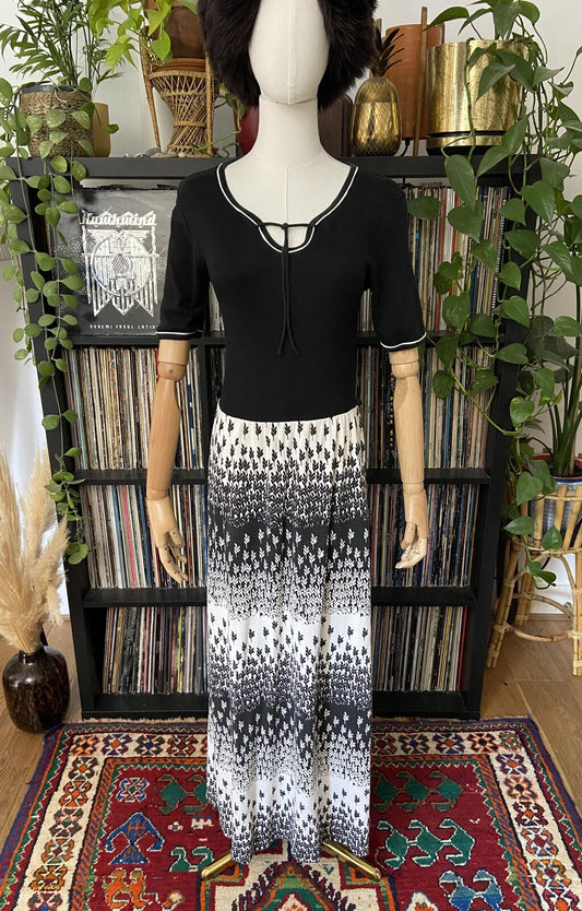 Vintage 1970s Black & White T-Shirt Dress