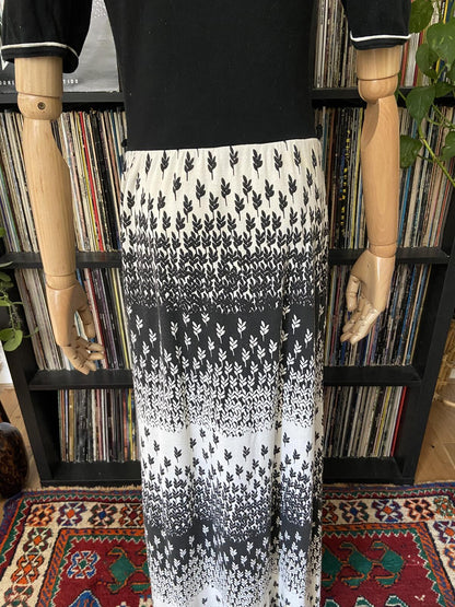 Vintage 1970s Black & White T-Shirt Dress